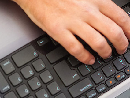 hand-keyboard-med hand-keyboard-med